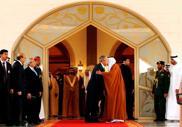 Americký prezident Bush na návštěvě Spojených arabských emirátů | Foto: Reuters