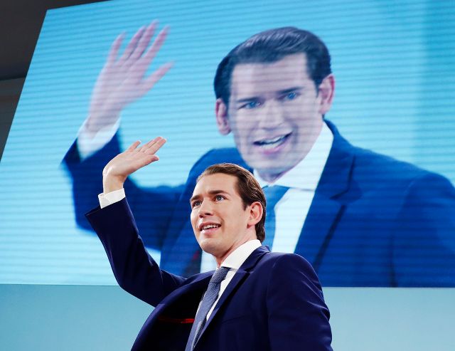 Rakousko jsem já. Lidovec Sebastian Kurz drtivě vyhrál rakouské parlamentní volby. Ještě nikomu před ním se nepodařilo zvítězit s náskokem šestnácti procent. | Foto: ČTK/AP/Matthias Schrader