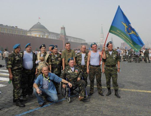 Veteráni na Rudém náměstí. | Foto: Jiří Just