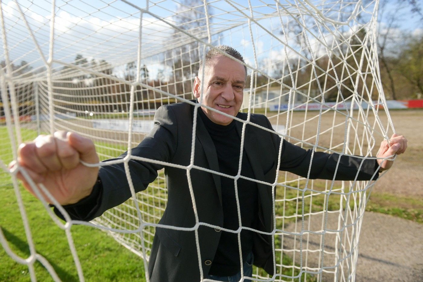 Der deutsche Fußballmeister lebt von 70 Kronen am Tag. „Ich kann nicht einmal kochen“, verzweifelte er