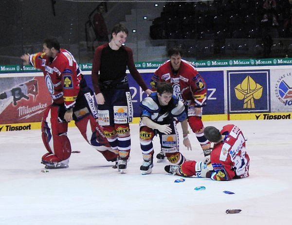 Hokejové oslavy mohly v Pardubicích vypuknout posedmé za sebou. | Foto: Zuzana Hronová