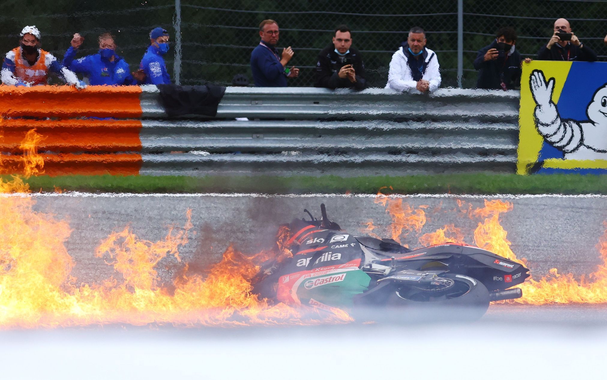 Salač in top ten in Austria, le moto prendono fuoco in MotoGP