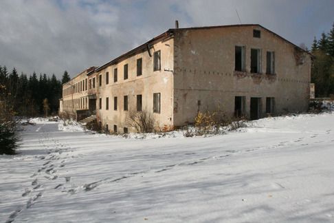 Na dalších pět let skončil v Jáchymově, v táboře Mariánská. Uranová ruda odtud putovala do Sovětského svazu v rámci projektu s krycím jménem Chalupa. Informace o těžbě, dodávkách a cenách byly přísně tajné. | Foto: Ludvík Hradilek