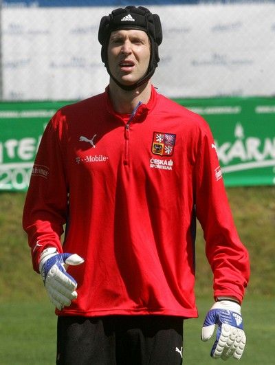 Petr Čech stále ještě cítí zklamání z prohraného finále Ligy mistrů. Na Euru na něj chce zapomenout. | Foto: Reuters