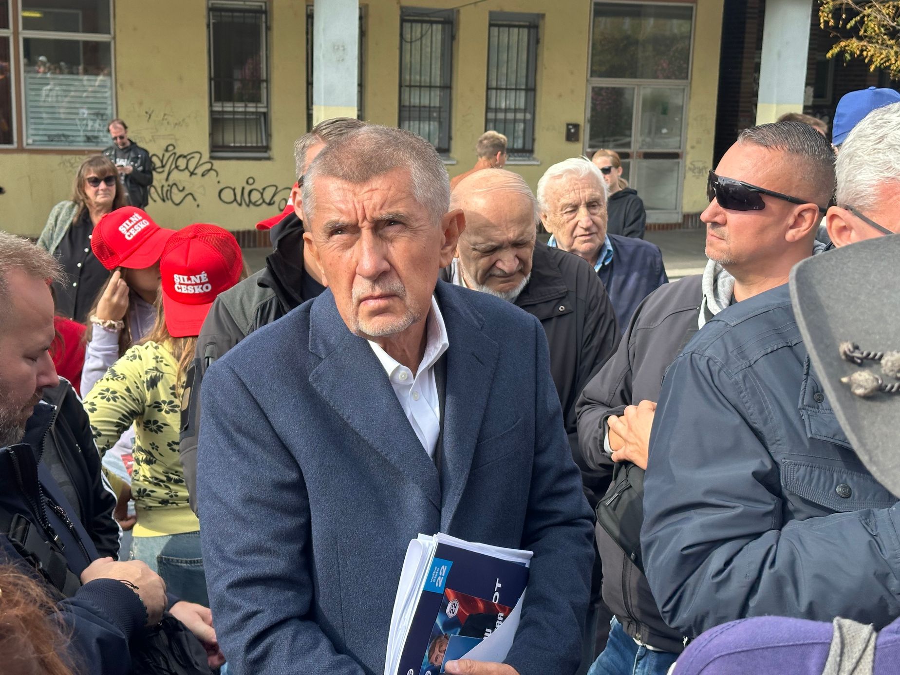 Proč jsem neoblíbený? divil se Babiš v Praze. Vedle podpory opět slyšel i nadávky