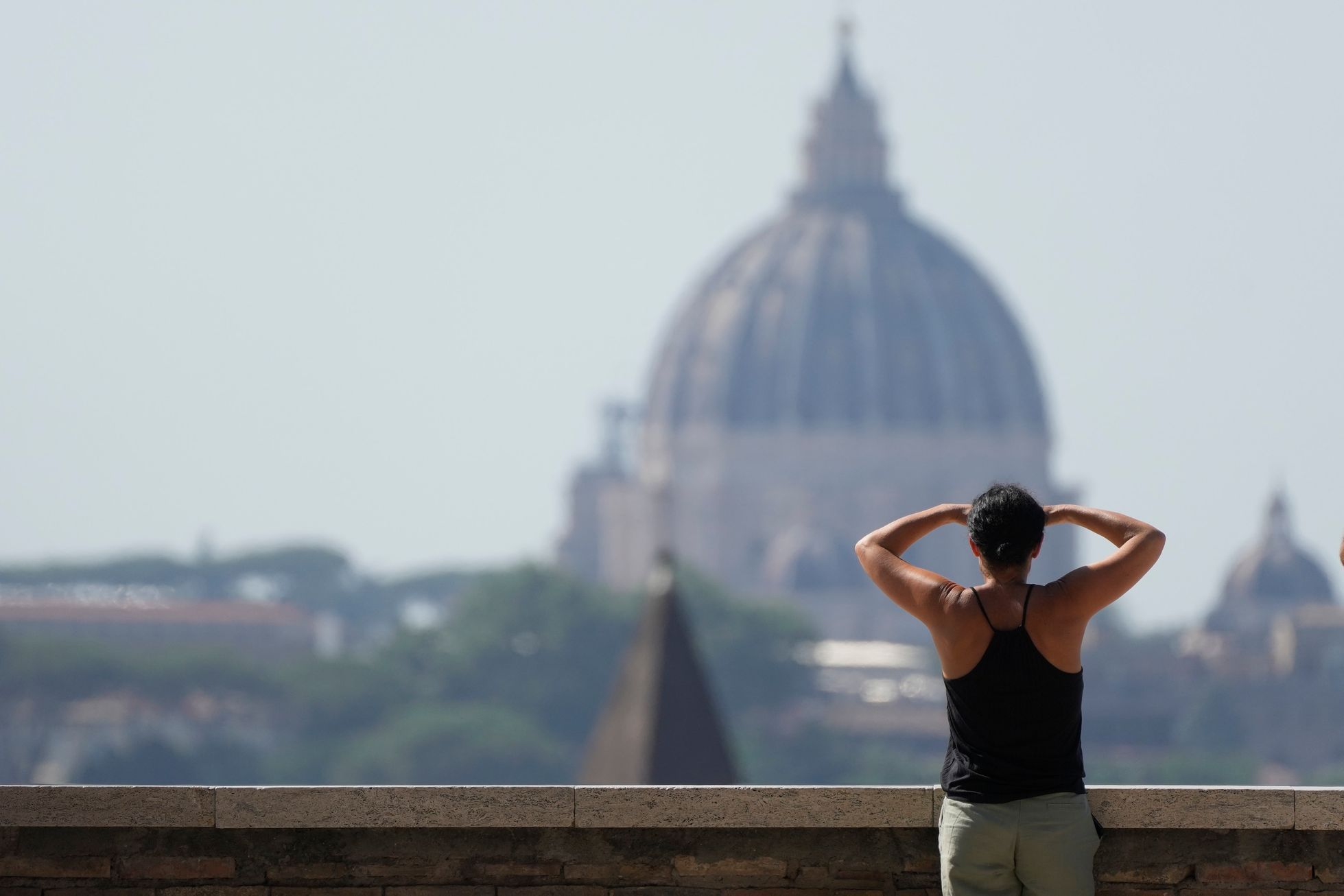 Be careful in Rome and Florence, the Italian government warns of hot weather.  Even healthy people are at risk