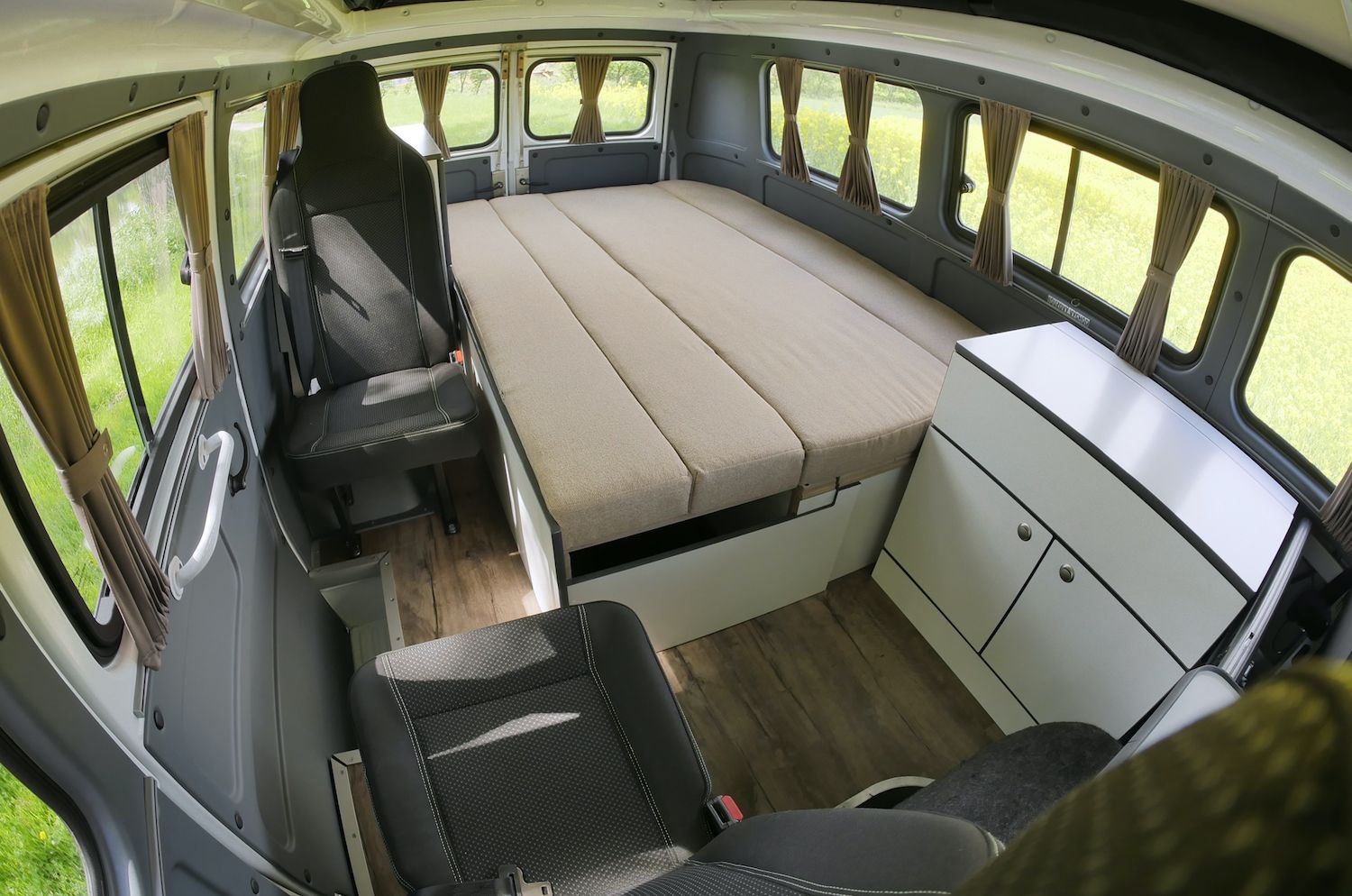 Uaz Bajkal Je Vw California Na Rusky Zpusob Obytnou Buchanku Uz Koupite I V Cesku Aktualne Cz