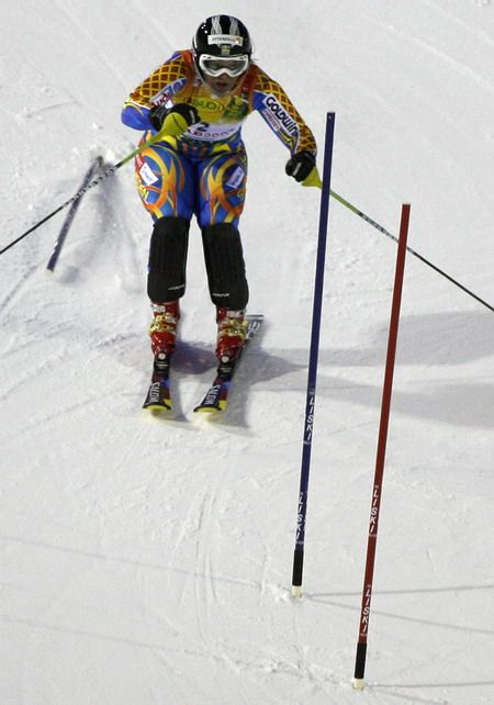 Švédska Anja Pärsonová na trati slaomu v rámci MS v Aare. | Foto: Reuters