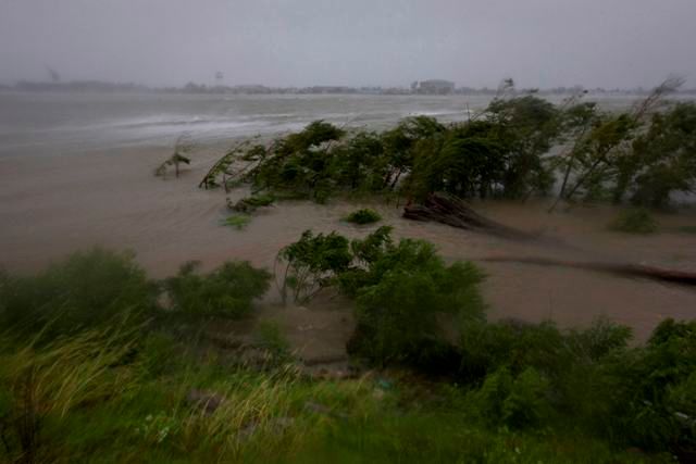 Hurikán víří vody řeky Mississippi u New Orleans. 1.9.2008 | Foto: Reuters