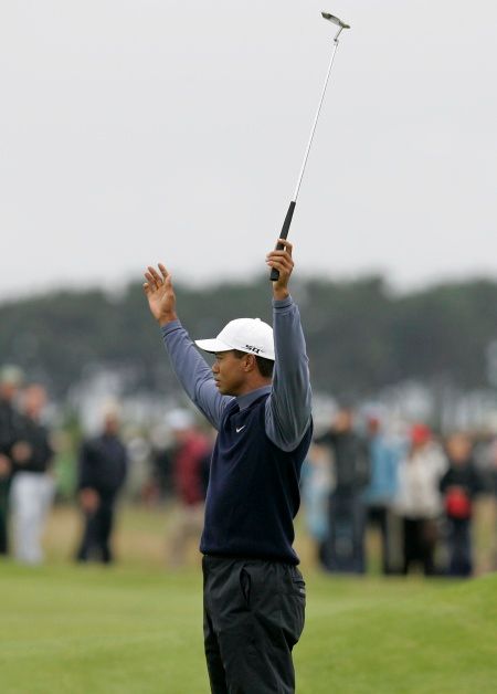 Gesta Tigera Woodse během British open. | Foto: Reuters