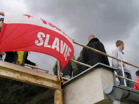 Dorazili i příznivci Slavie - turnaj v Čelákovicích. | Foto: Jan Cigánik