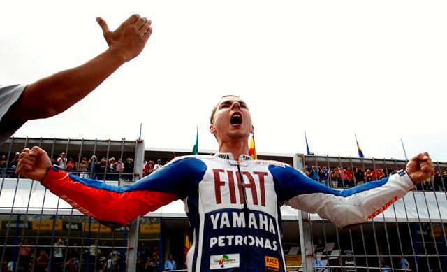 Jorge Lorenzo slaví | Foto: Reuters