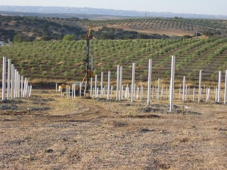 Zatím největší solární elektrárna světa se dokončuje v portugalské Serpě. Fungovat by měla již v příštím roce. | Foto: GE