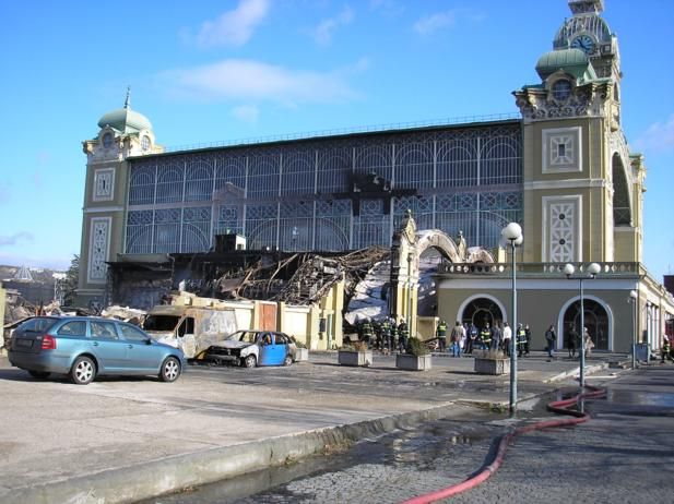 Kupříkladu Česká podnikatelská pojišťovna a Uniqa v poslední době řešily požár Veletržního paláce v Praze. | Foto: ČPP