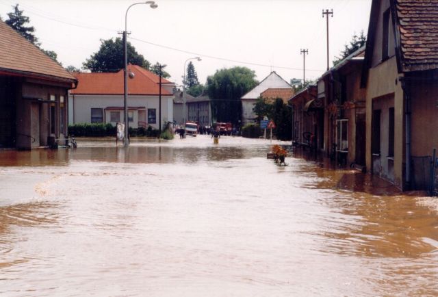 Povodně na Rychnovsku 1998. | Foto: Hasiči Královéhradecký kraj