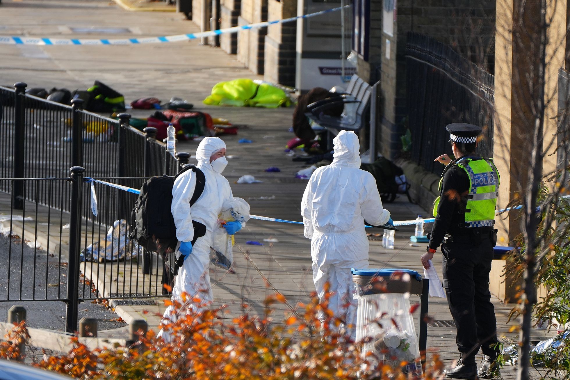 Jedenáct pokusů o vraždu. Útočník z britského vlaku už čelí obvinění