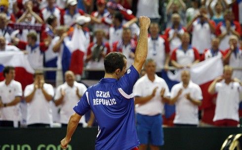 Radek Štěpánek si vychutnává vítězství | Foto: Sport