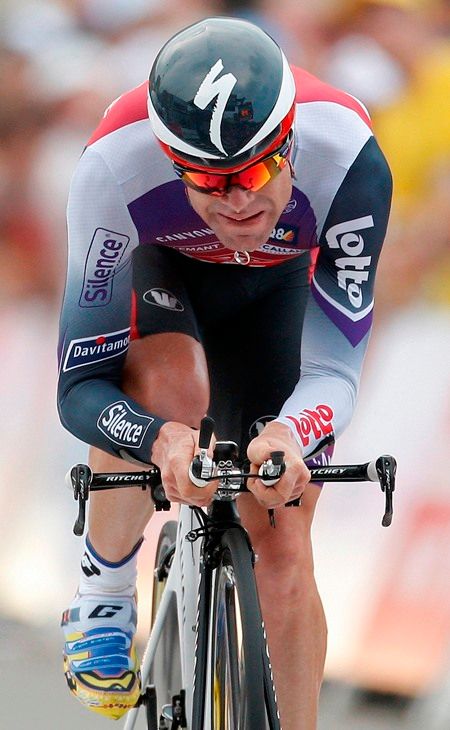 Cadel Evans při úvodní časovce Tour de France v Monaku. | Foto: Reuters