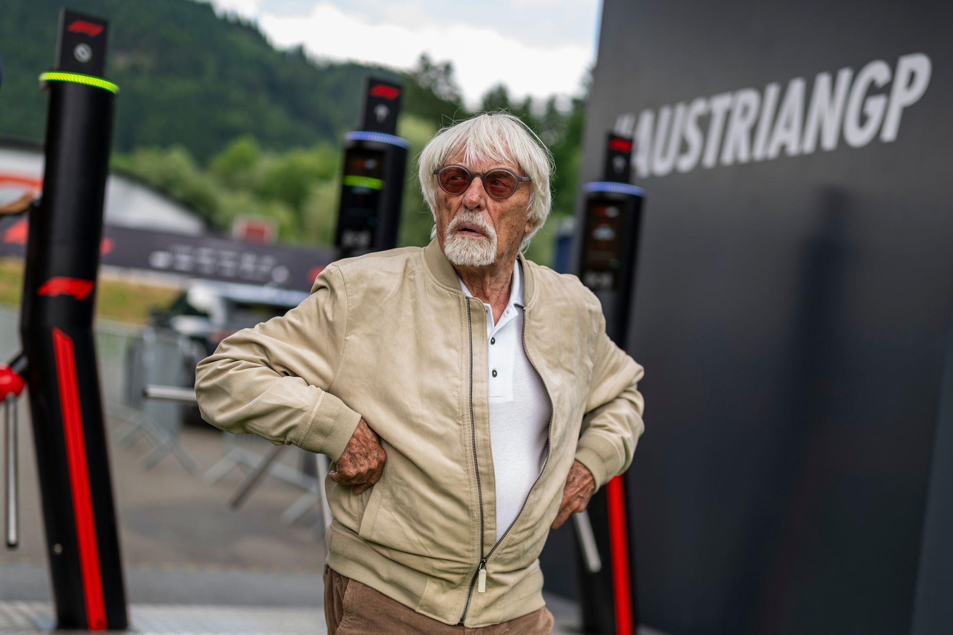 Z garáže až na vrchol. Ecclestone změnil tvář formule 1 i sportovního byznysu