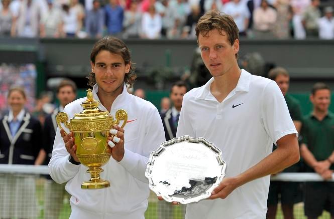 Rafael Nadal a Tomáš Berdych s trofejemi | Foto: Sport