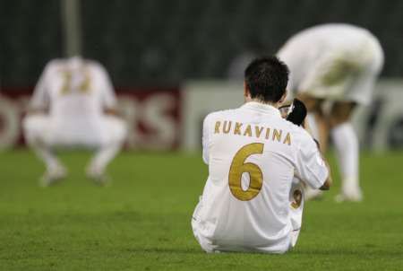 Zklamaný Antonio Rukavina po porážce Srbska v Belgii v kvalifikaci o postup na Euro 2008 | Foto: Reuters