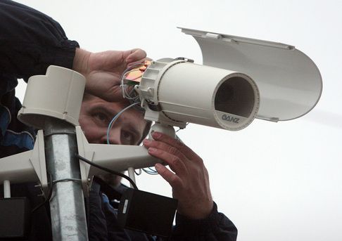 Thirty five kilometers in the southern region is watched by the so-called "camera chain". Every 180 meters of the border has one camera. | Foto: Ondřej Besperát