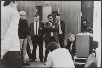 Dagmar Hochová. Z cyklu Česká národní rada (uprostřed Ladislav Body), Praha, 1990–92. | Foto: GHMP