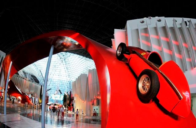 Je to centrum pro návštěvníky, experty, hosty, všechny, které značka Ferrari uchvacuje | Foto: Ferrari World