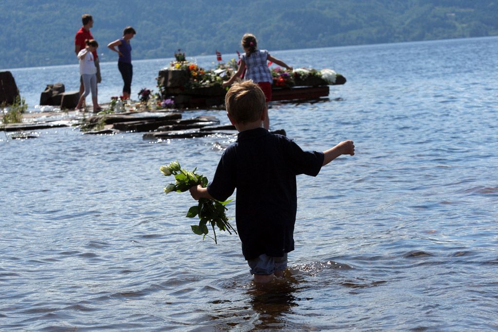 Ostrov Utoya. Slunce svítí, ale tady mrazí - Aktuálně.cz