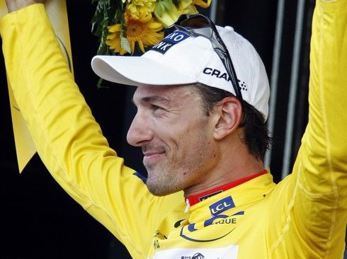 Fabian Cancellara nadále hájí žlutý trikot | Foto: Sport