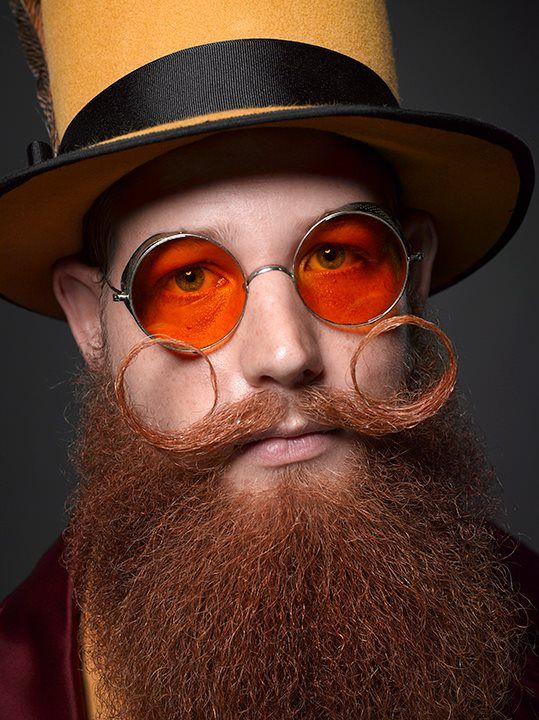 Můžete si tak knírek sladit s brýlemi. | Foto: worldbeardchampionships.com, Greg Anderson