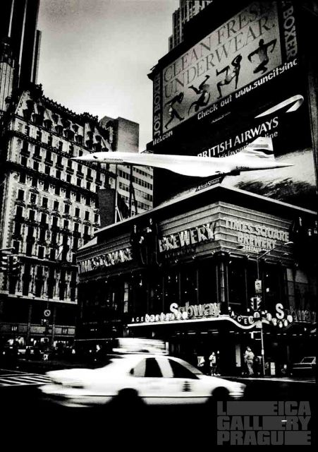 Foto: Concorde na Time Square, New York 1997 / Š Andreas H. Bitesnich