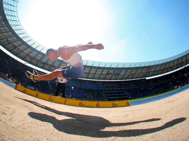 Roman Šebrle při dálce 2 | Foto: Reuters