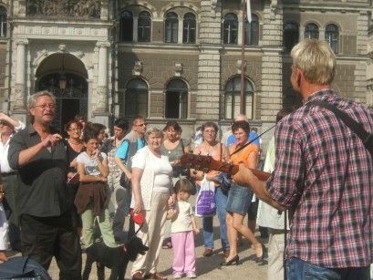 Atrakcí libereckého shromáždění komunistů byl zpěvák Martin Maxa. | Foto: KSČM