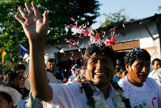 Evo Morales mezi svými příznivci | Foto: Reuters