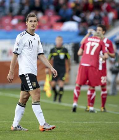 Klose musel odejít ze hřiště | Foto: Reuters