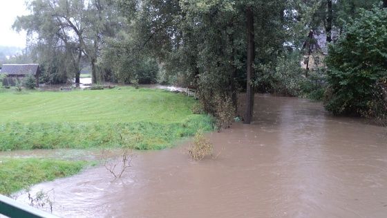 V obci Brniště na Českolipsku se vylil Panenský potok | Foto: Eva Nováková