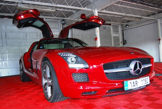 Mercedes SLS AMGSpeedshift DCT | Foto: Radek Pecák