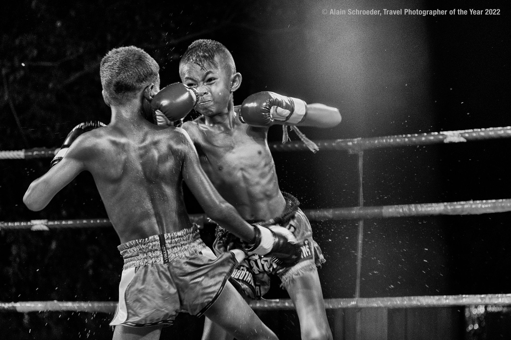 Майтай курить бросаем. Советские боксеры фото. Фотограф Alain Schroeder. Тайский бокс дети сборы.