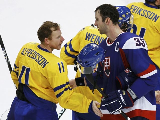 Zdeno Chára a Daniel Alfredsson. | Foto: Reuters