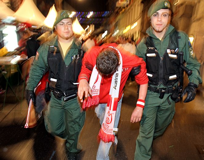 Rakousko získalo ve skupině jeden bod. Slavilo ho až moc | Foto: Tomáš Adamec, Aktuálně.cz