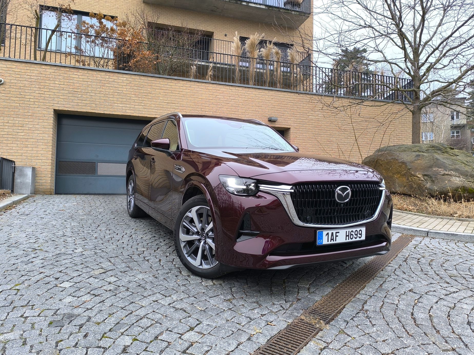 Mazda CX-80: A Six-Cylinder Diesel Contender - News Directory 3