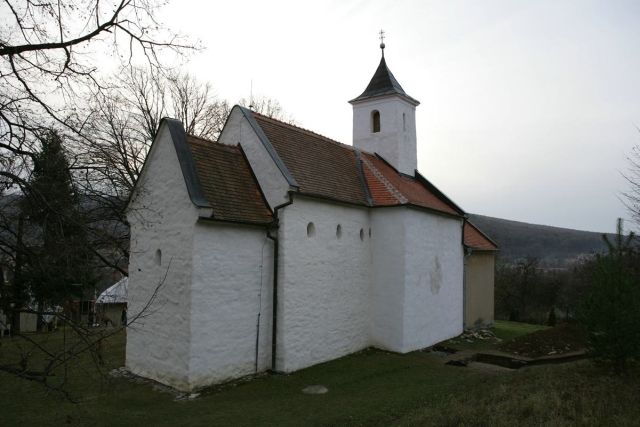 Vykopávky v těsné blízkosti kostela v Kostolanech | Foto: Jan Gloc