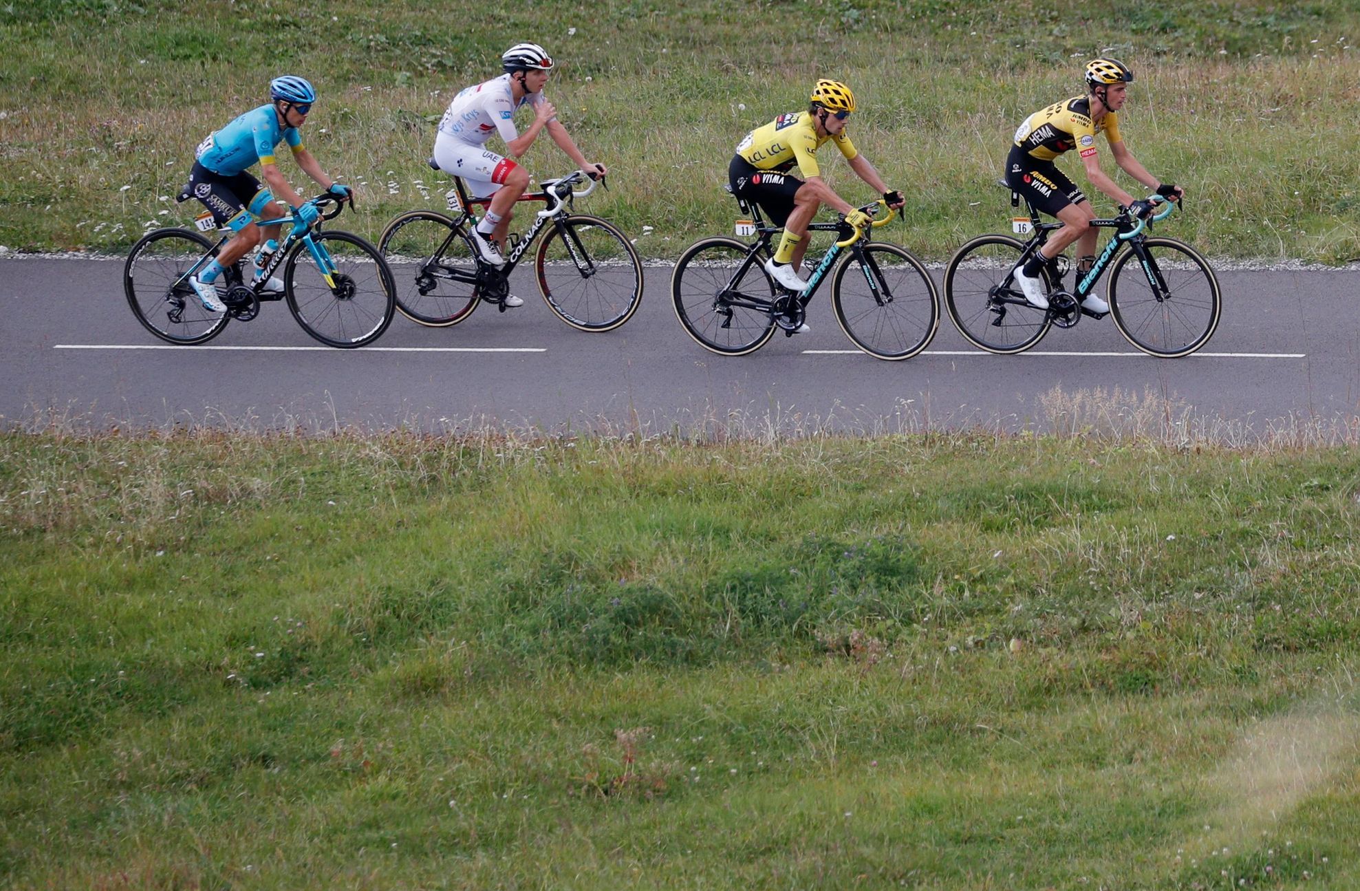 After the time trial, Roglič again replaced Carapaz at the head of the Vuelta