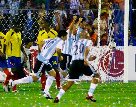 Argentinská gólová radost,Paraguay vs. Argentina 2:4. | Foto: Reuters