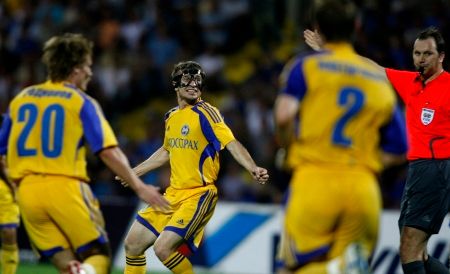 Fotbalista BATE Borisova Vladimir Rževskij se raduje z gólu do sítě Levski Sofia | Foto: Reuters