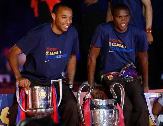 Henry a Eto'o u trofejí | Foto: Reuters