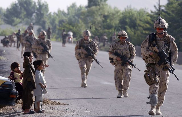 Vojáci NATO v Afghánistánu | Foto: Reuters