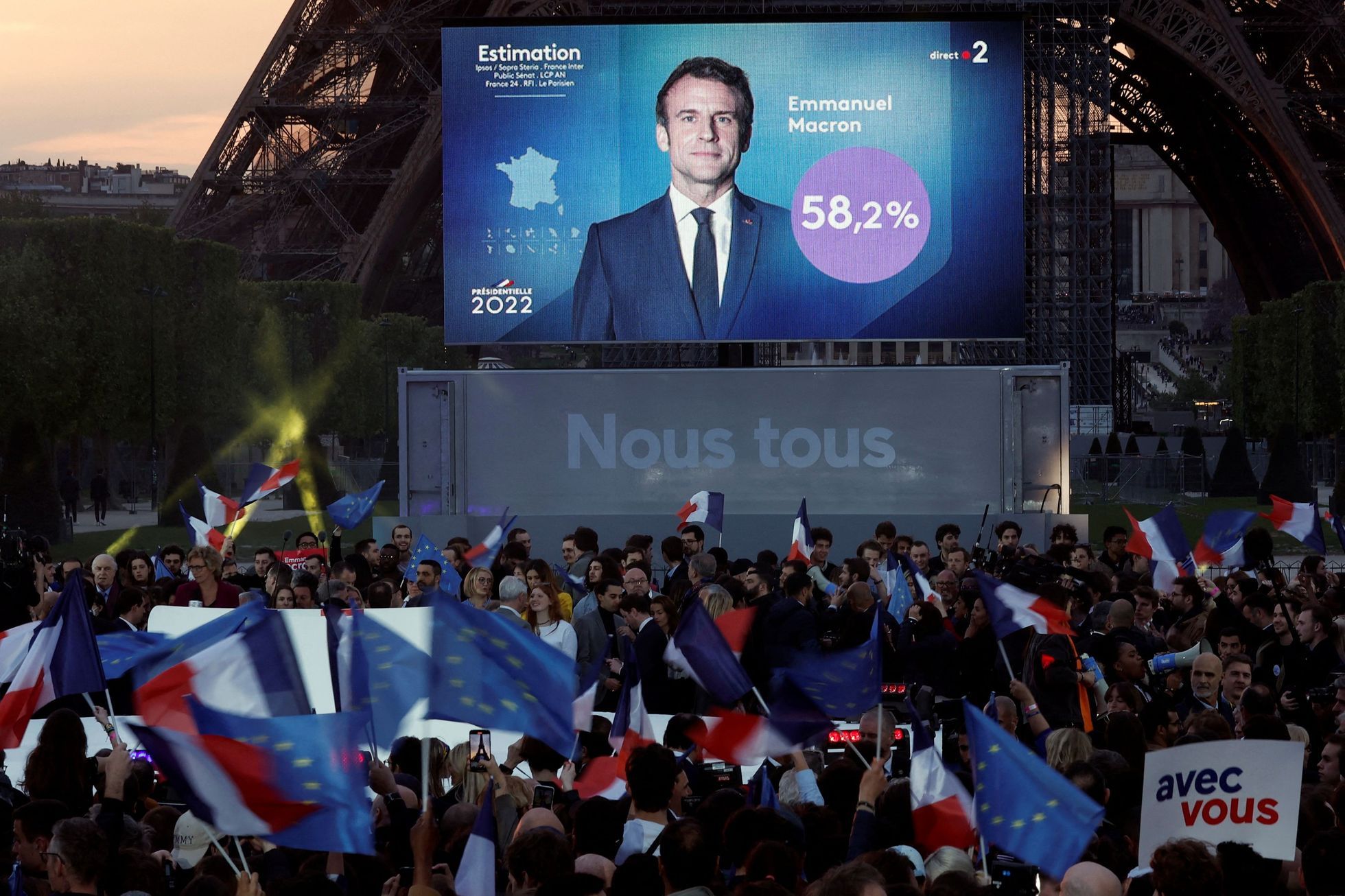 Le populisme a été vaincu, les politiques félicitent Macron.  Biden veut une coopération étroite