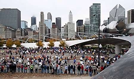 Účastníci Chicagského maratonu na startu. | Foto: Reuters